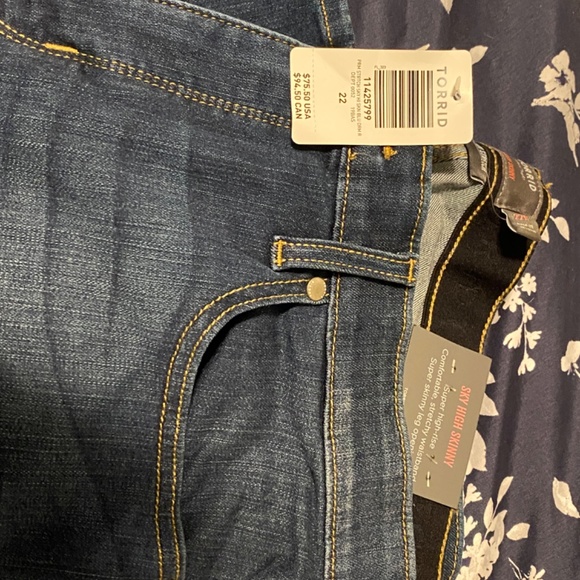 Plus size Skinny Jeans - Picture 2 of 4